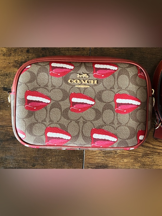 Coach Handbags - Limited editionCoach CQ034 x Tom Wesselmann Jamie CameraBag In Signature canvas